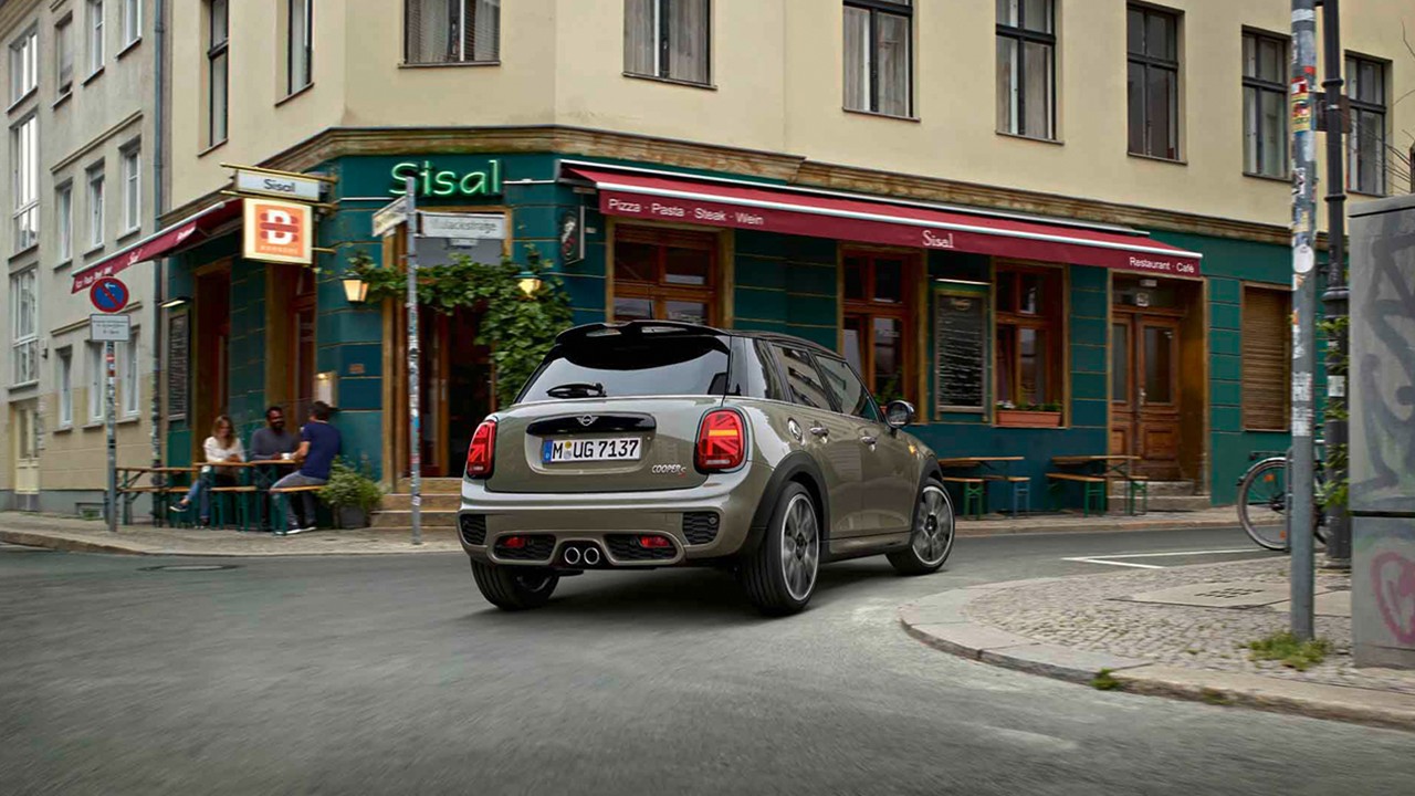 MINI HATCH